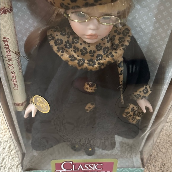 New in box Genuine bisque porcelain doll. - Picture 6 of 6